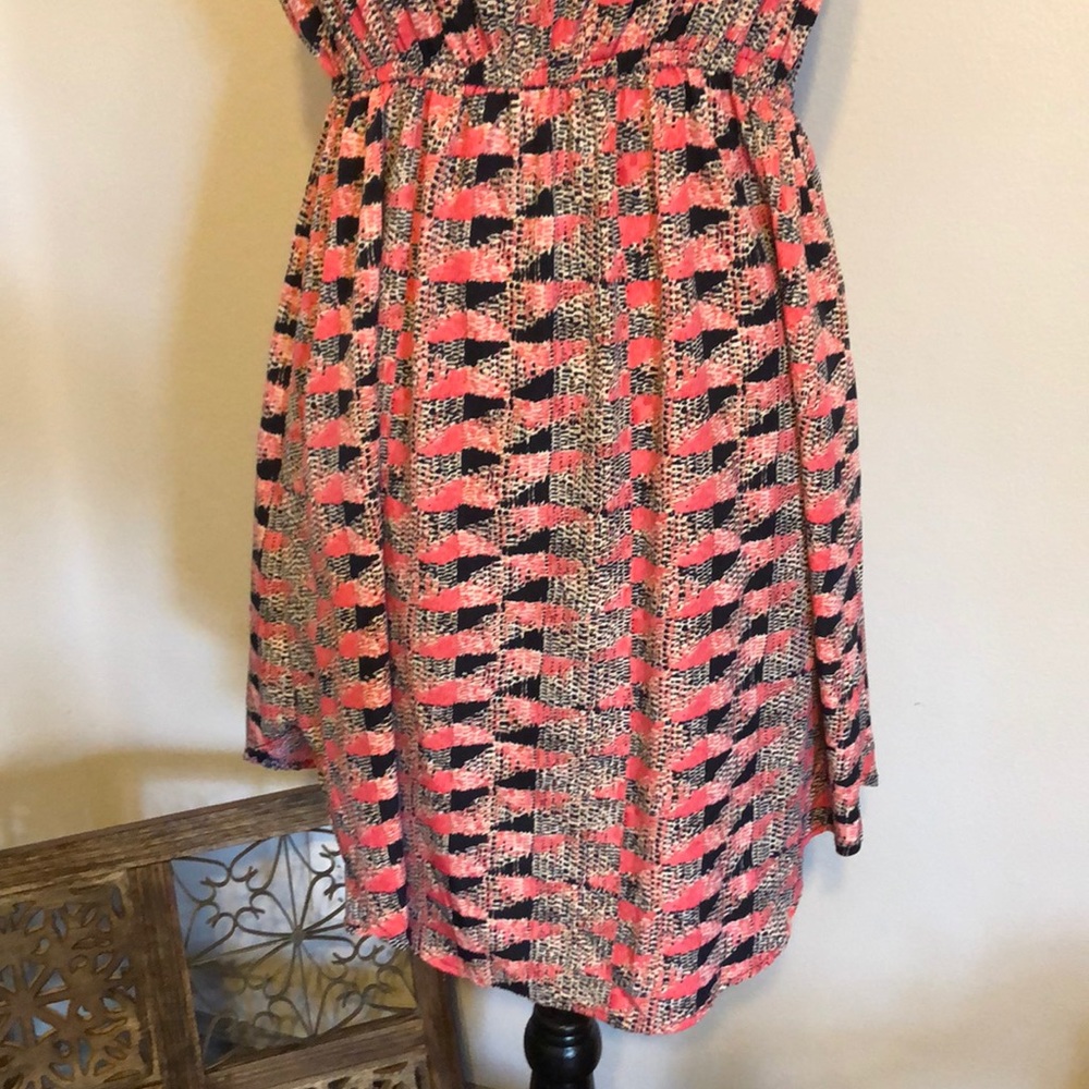 Bloom pink and black cut out & cinched dress Med - Picture 4 of 8